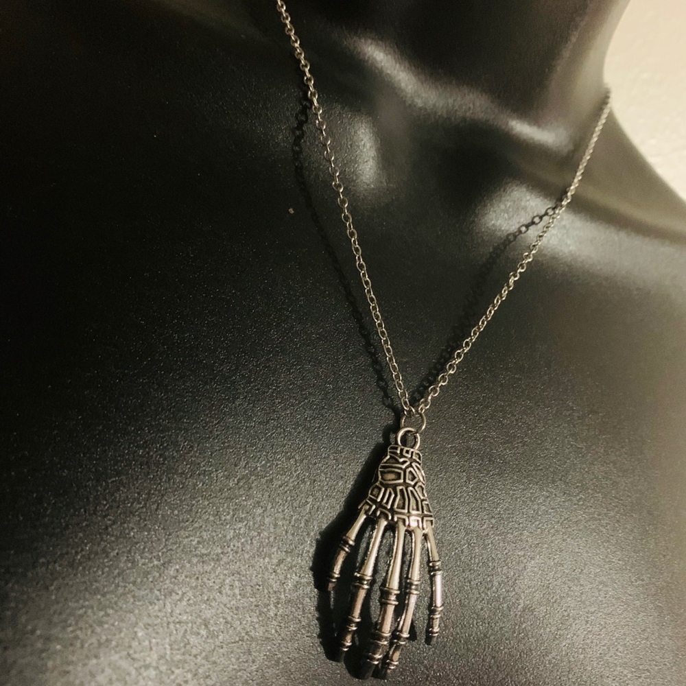 Skeleton ๐ Hand Necklace - Picture 6 of 7